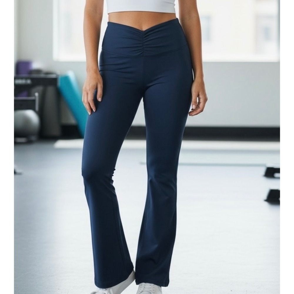 A New Day Flare Leggings Womens Large Navy Blue Ruched V-Front Yoga‎ NWOT